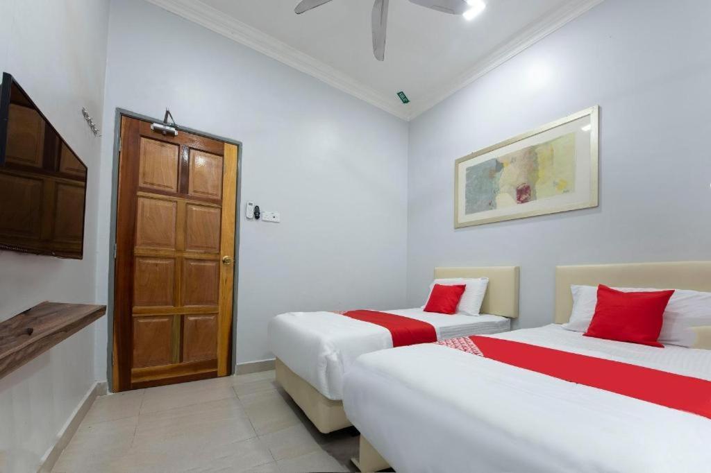 Hotel Sg Rengit 2 2*